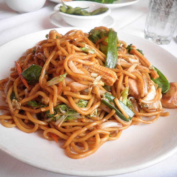 Order 33. Vegetable Lo Mein food online from China Gourmet store, Palmetto Bay on bringmethat.com