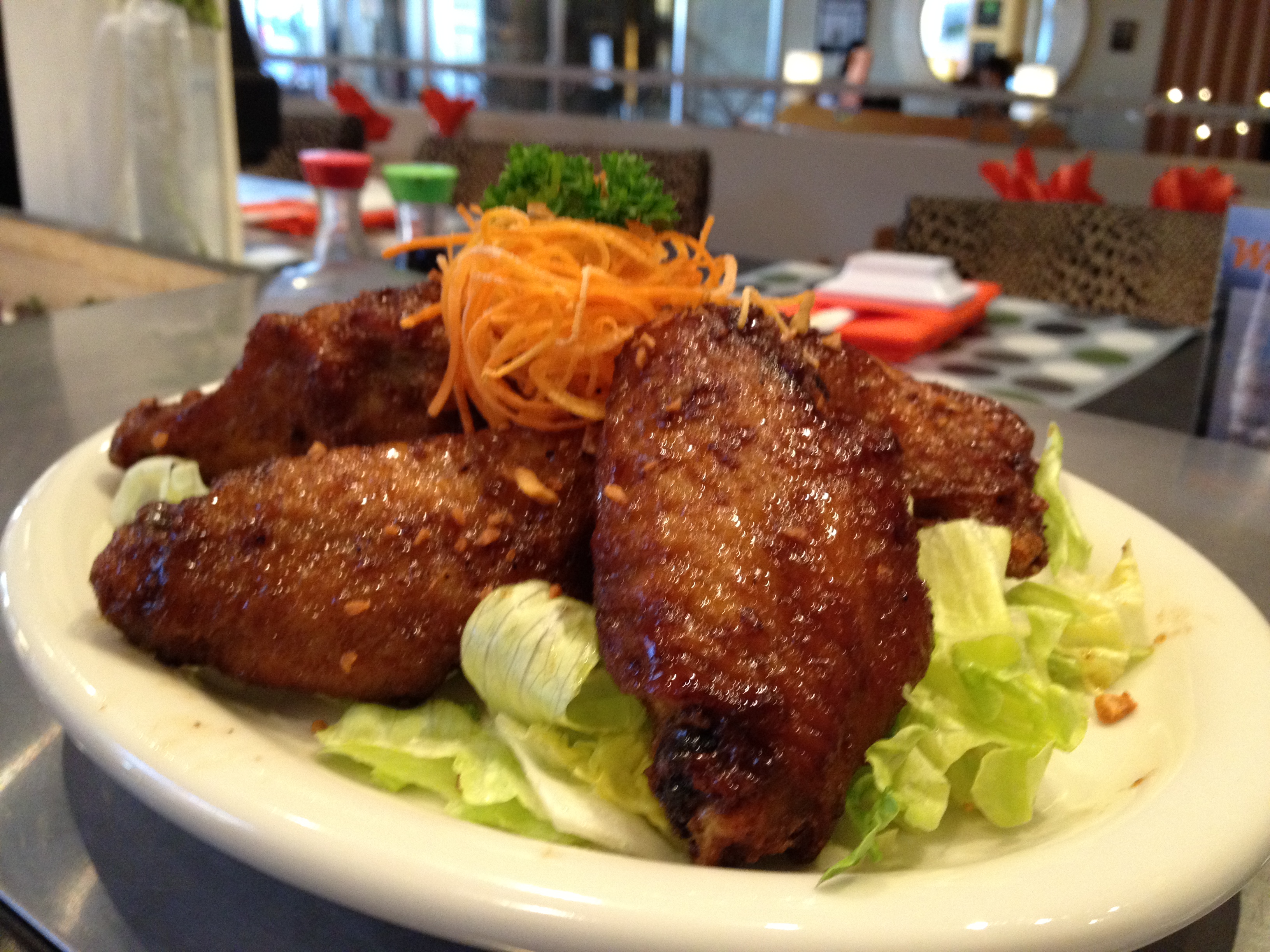 Order Thai Garlic Wings food online from Cilantro Thai and Sushi Restaurant store, Akron on bringmethat.com