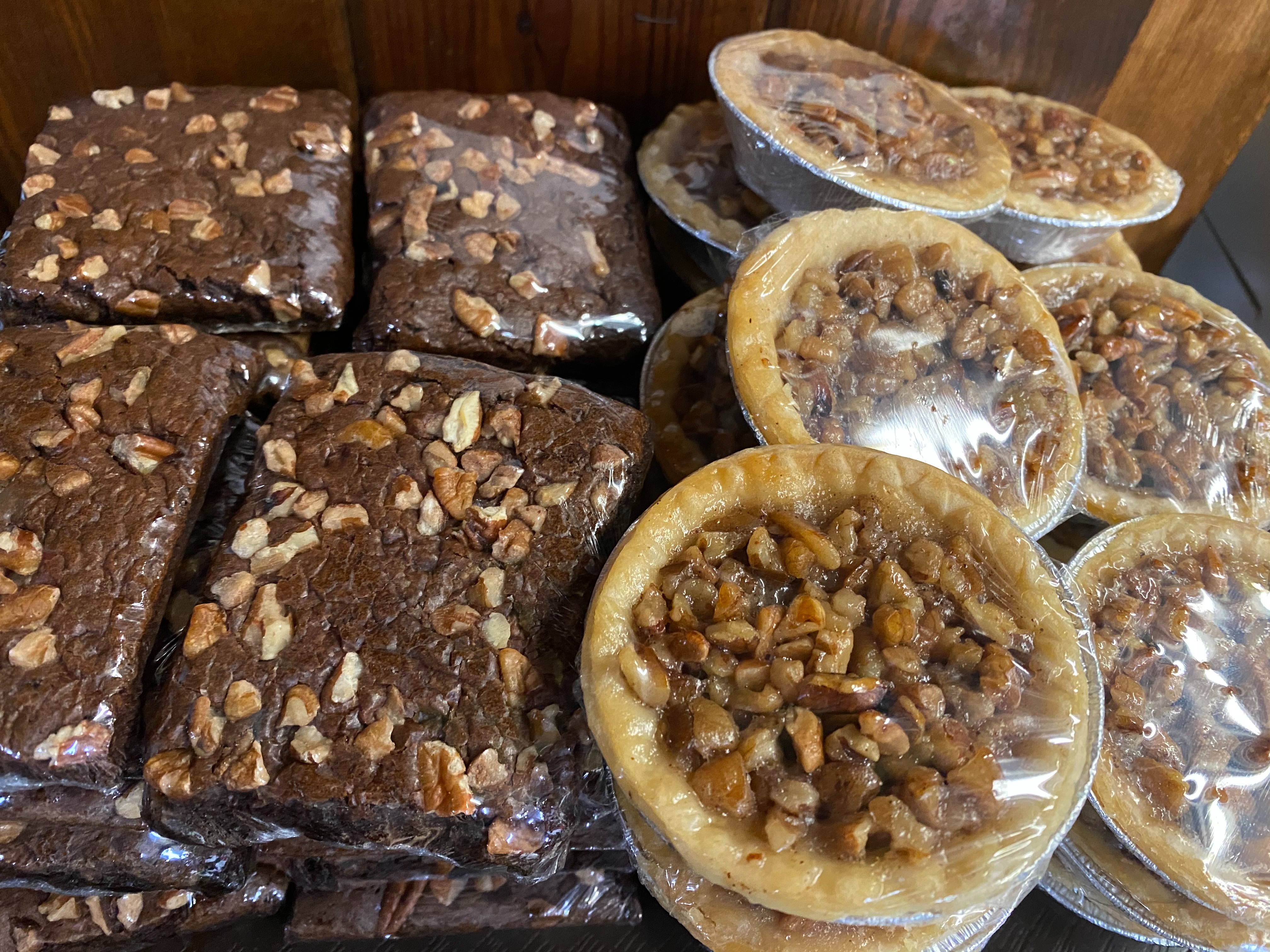 Order Homemade Pecan Pie food online from luling City Market store, Houston on bringmethat.com