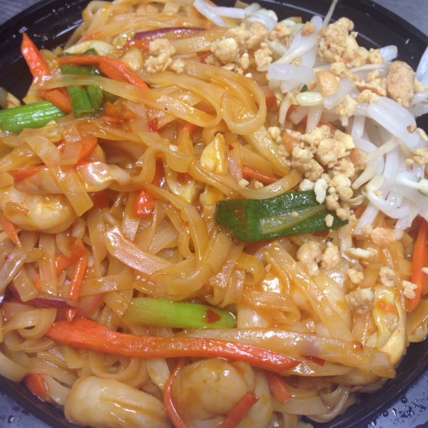 Order Pad Thai Noodles food online from Nanking store, South Ozone Park on bringmethat.com