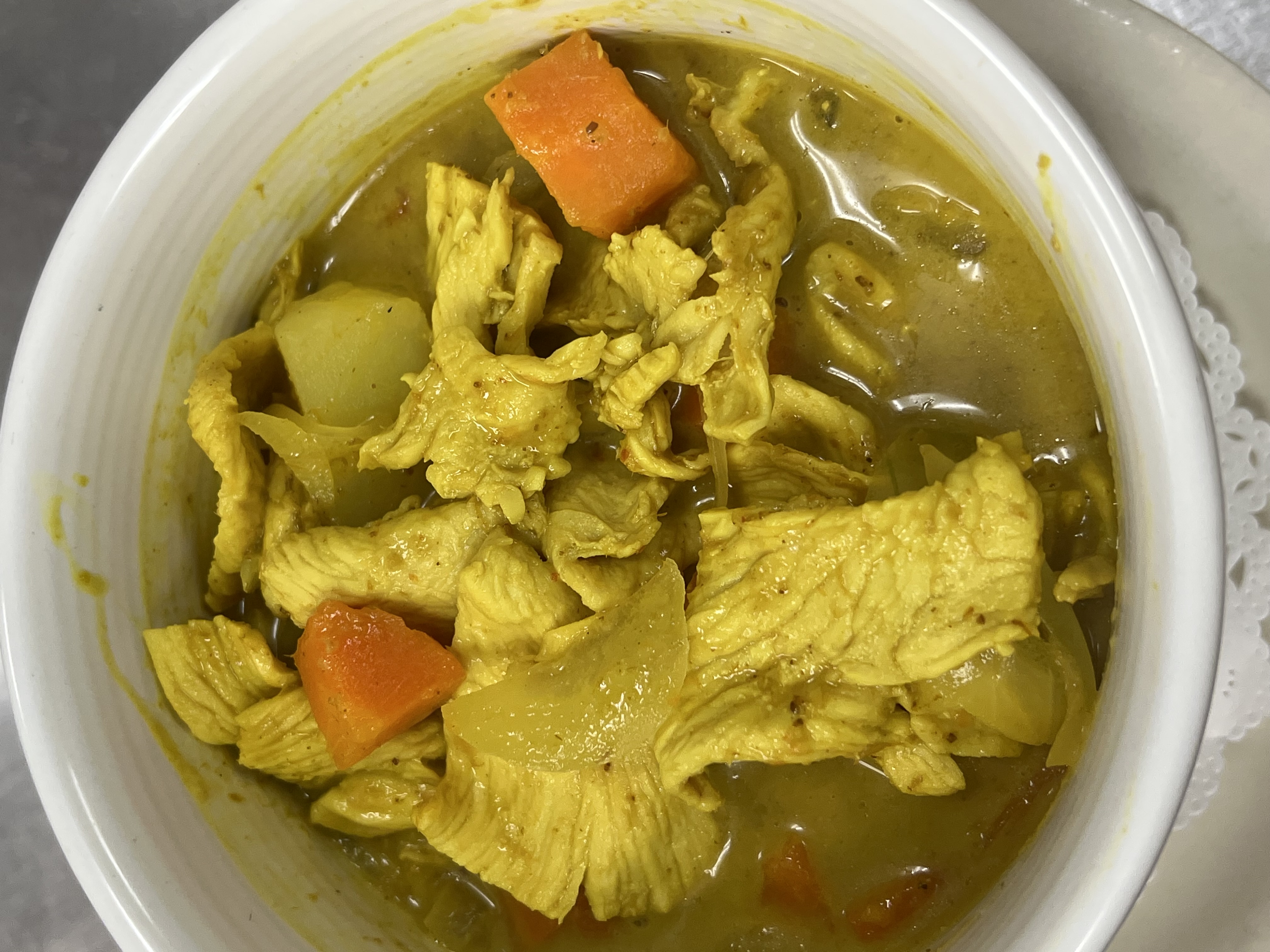Order Yellow Curry food online from Ploy Thai Cuisine store, The Woodlands on bringmethat.com