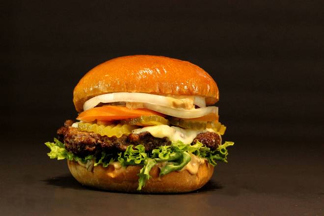 Order 1/2 lb Classic Burger food online from Solo Burgers&Wings store, Dallas on bringmethat.com