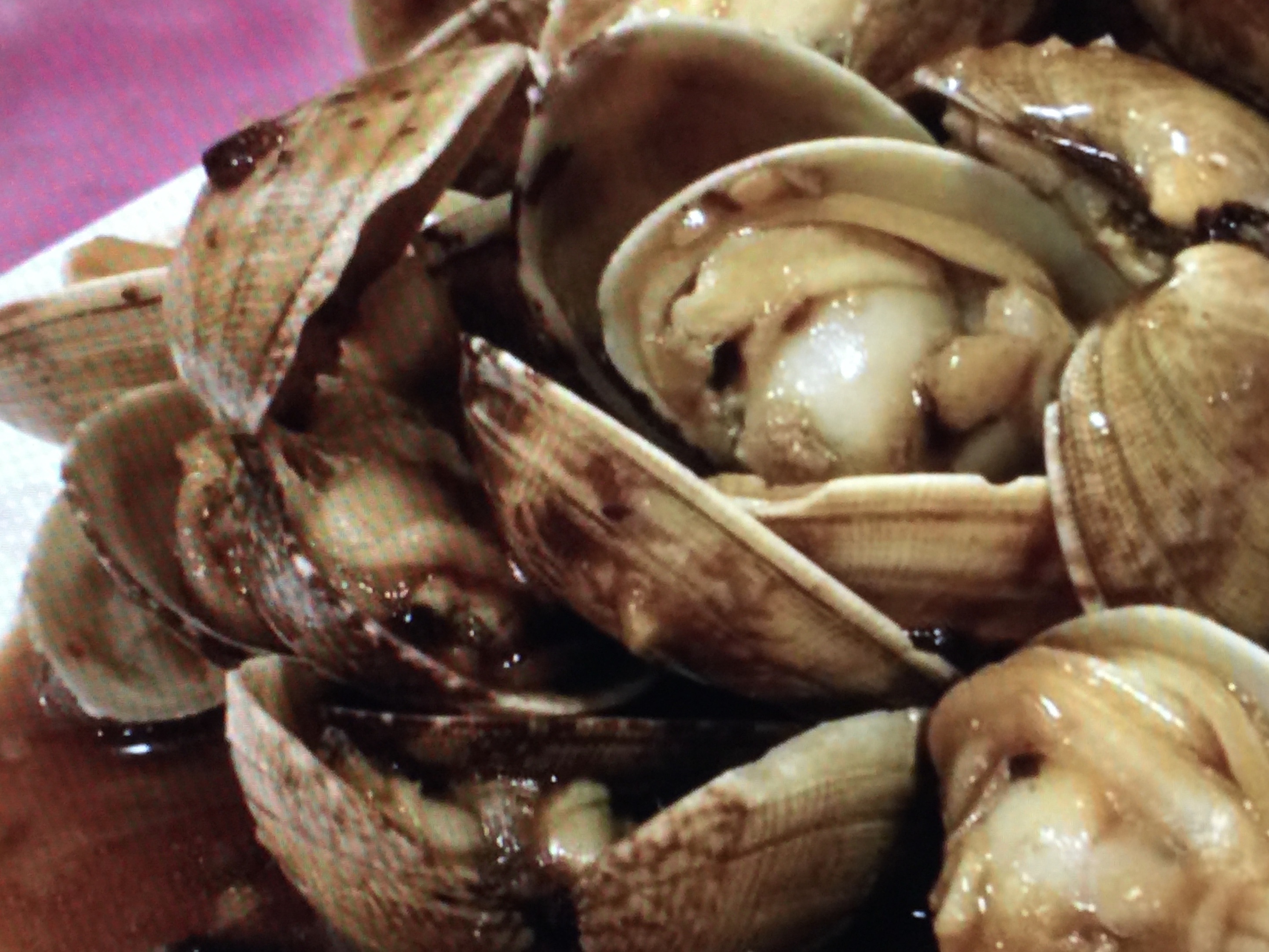 Order Clams with Black Bean Sauce 豉汁蚬 food online from New Emmy's Restaurant store, San Francisco on bringmethat.com