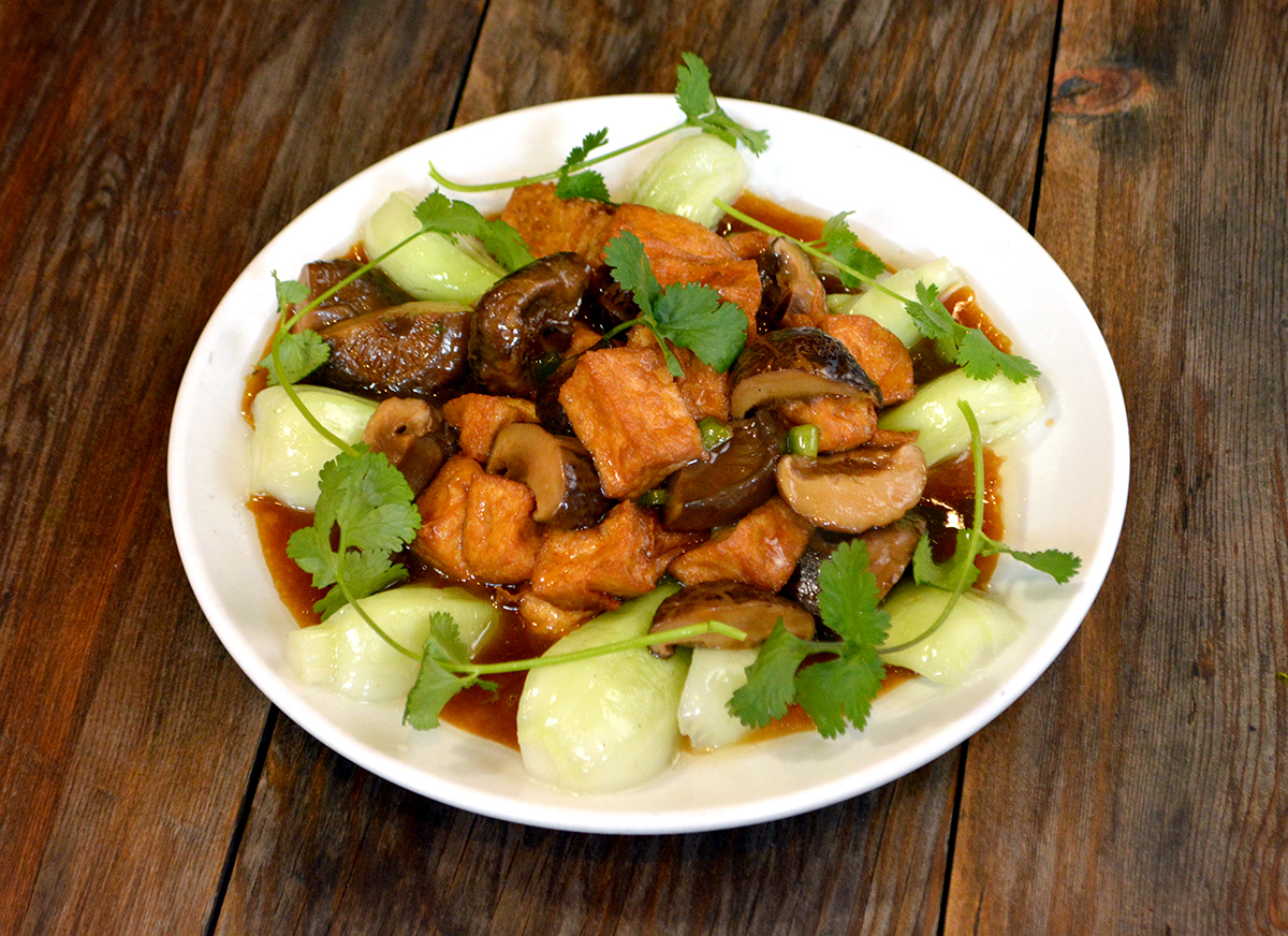 Order Braised Mushrooms with Tofu food online from Chinatown Restaurant store, San Francisco on bringmethat.com