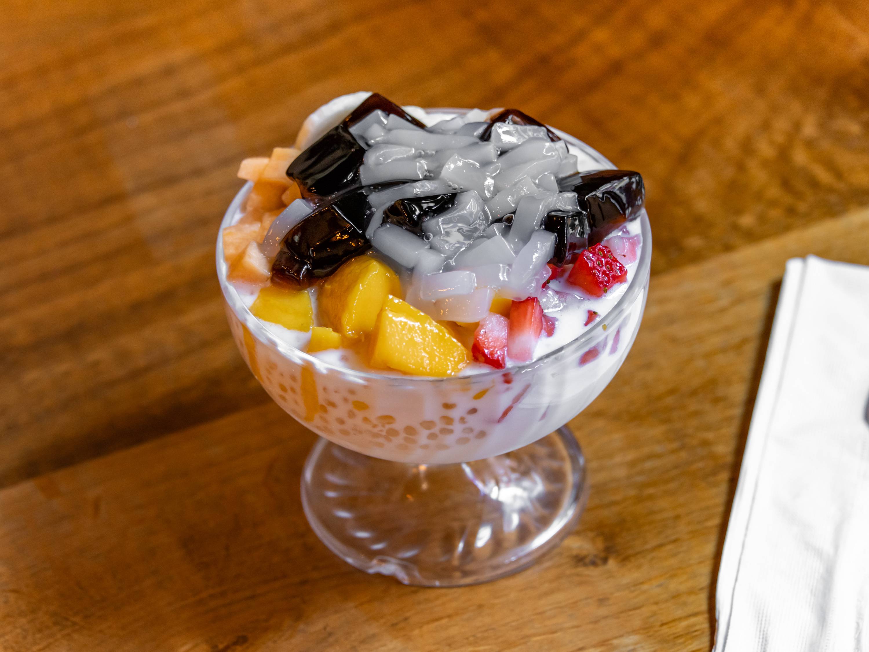Order A20. Mixed Fresh Fruit with Sago and Jelly  food online from Mango Mango Dessert store, Philadelphia on bringmethat.com