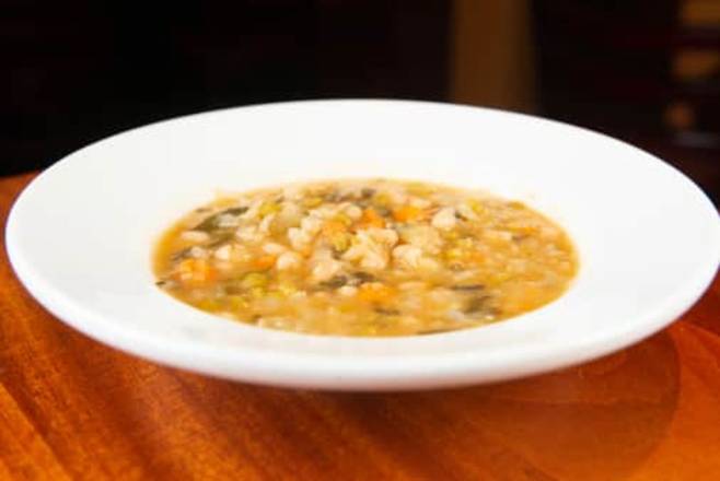 Order Minstrone Soup (Pint 16oz) food online from Gaspare's Pizza House & Italian Restaurant store, San Francisco on bringmethat.com