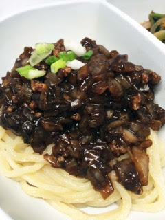 Order 124. Noodle with Black Bean Pork Cream Sauce food online from Vip Chinese Restaurant store, Los Angeles on bringmethat.com
