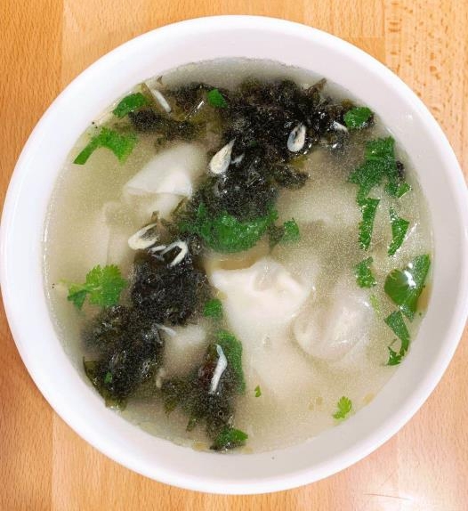 Order DS8. Tian Jin Style Wonton Soup food online from Ling Long Xuan store, Jersey City on bringmethat.com