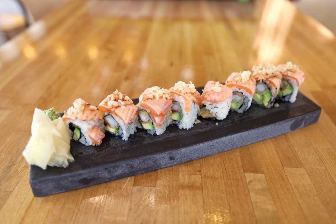 Order Seared Salmon Roll food online from Kanau Sushi store, Houston on bringmethat.com