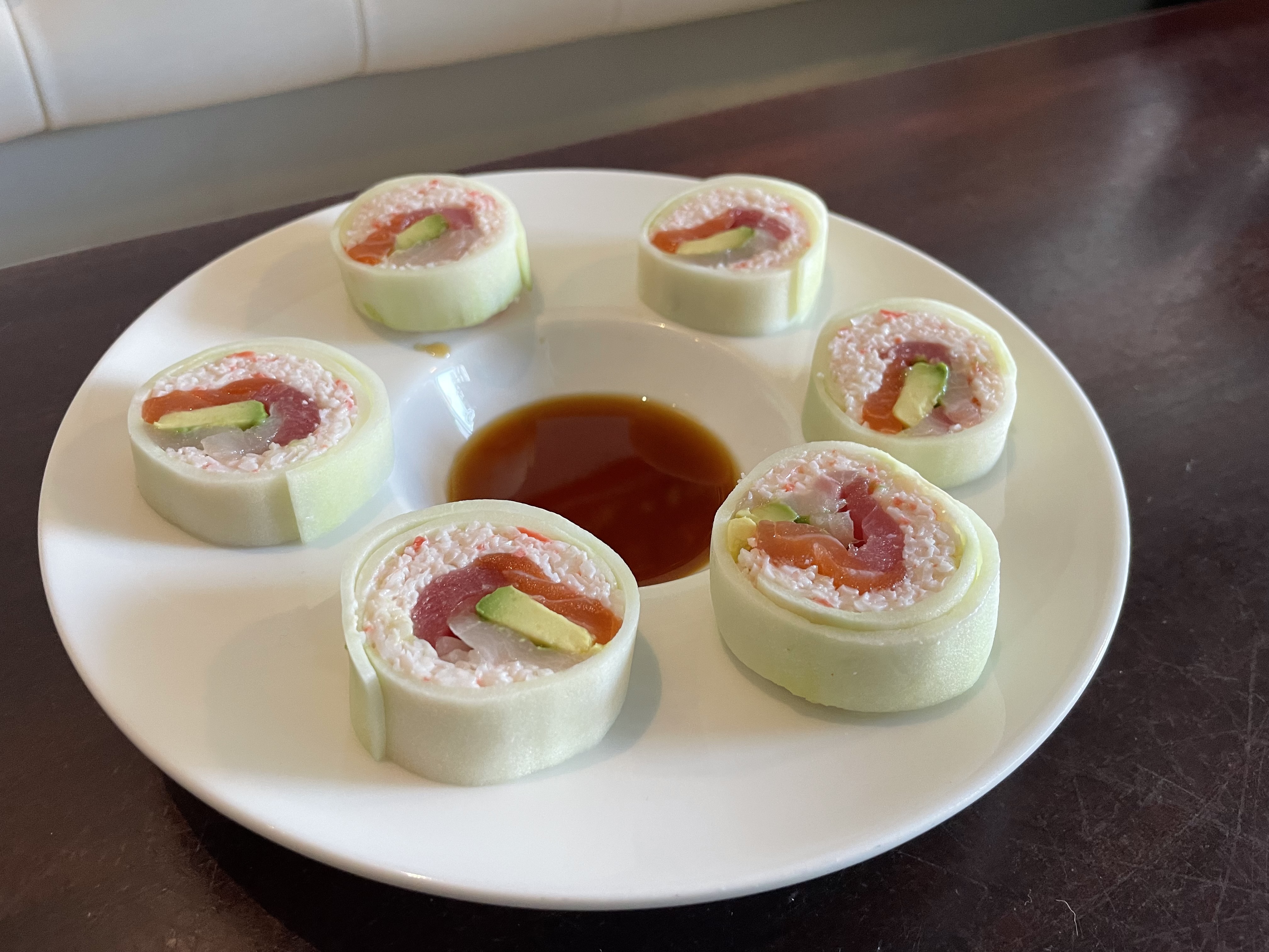 Order Hawaiian Roll food online from Skybay Sushi store, Costa Mesa on bringmethat.com
