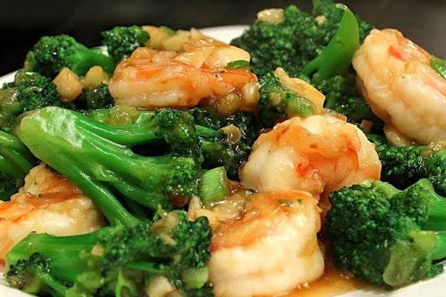 Order S6. Prawns with Broccoli 芥兰虾 food online from Jade Restaurant & Lounge store, Seattle on bringmethat.com