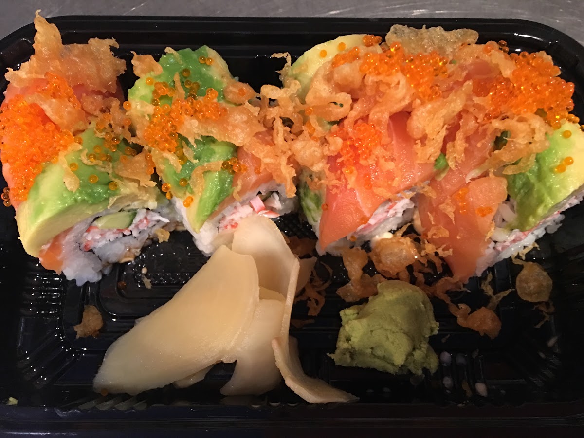 Order 46. Crunch Salmon Roll food online from Sushi Kinta store, San Francisco on bringmethat.com