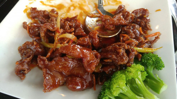 Order 35. Hot and Spicy Crispy Beef food online from Jade China store, Riverside on bringmethat.com