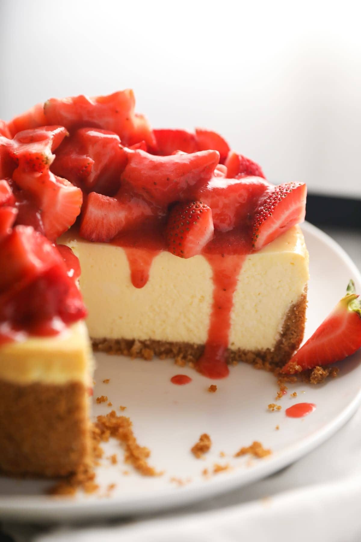 Order strawberry chesse cake - Strawberry chesse cake food online from Positanos store, Chicago on bringmethat.com