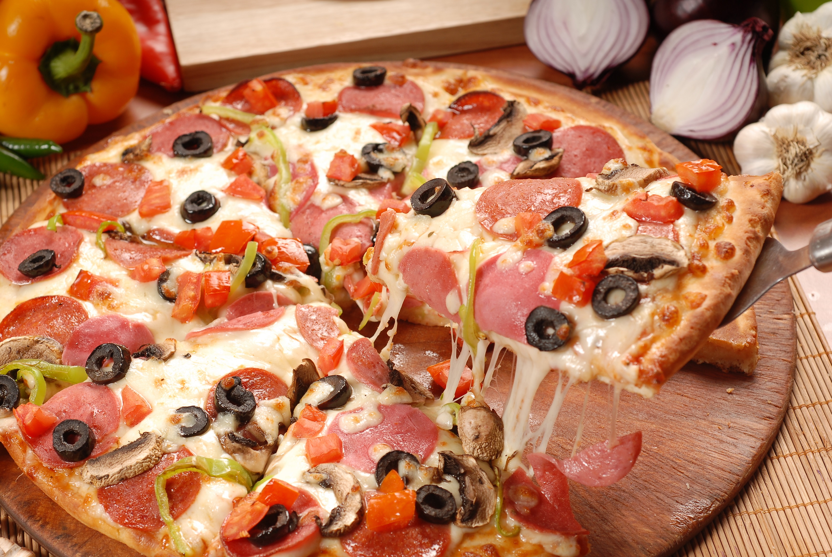 Order House Special Pizza food online from Pizza Station store, Bellevue on bringmethat.com