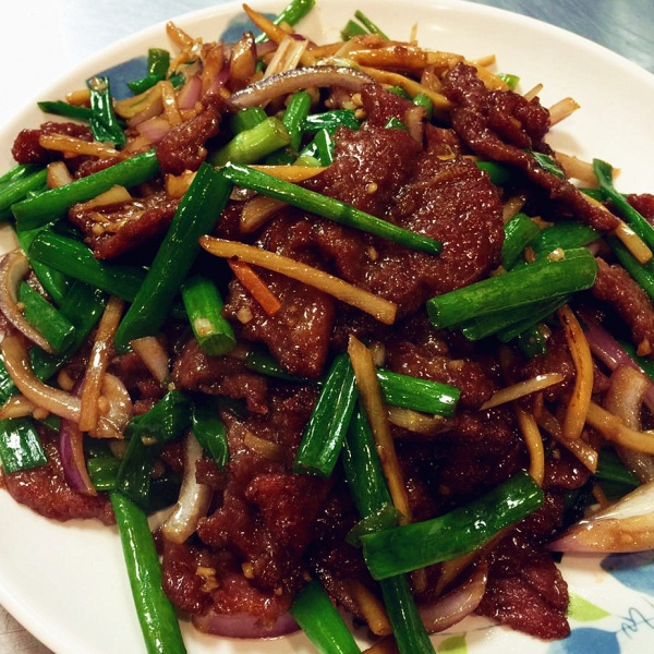 Order 33. Ginger and Onion Beef food online from China One store, Temecula on bringmethat.com