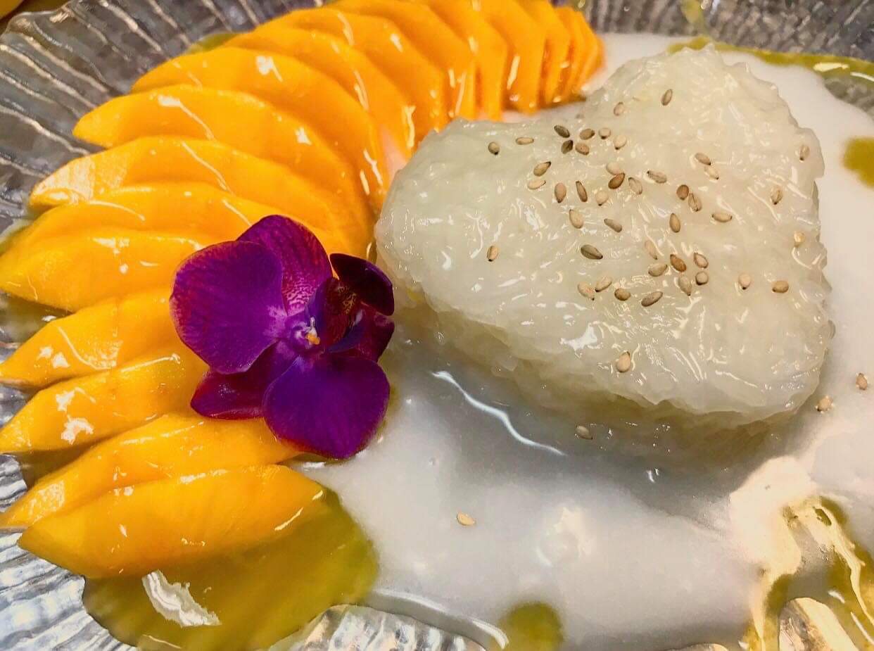 Order D5. Sweet Sticky Rice and Fresh Mango food online from Bangkok Orchid Thai Restaurant store, Irving on bringmethat.com