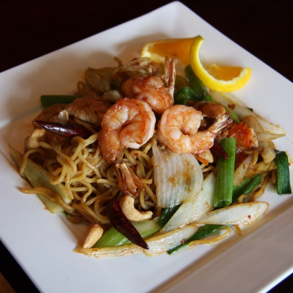 Order 48. Basil Thai Noodles food online from Basil Thai Cuisine store, Huntington Beach on bringmethat.com