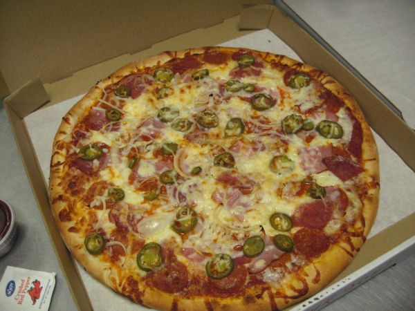 Order Spicy California Pizza food online from Papas Pizza store, San Diego on bringmethat.com