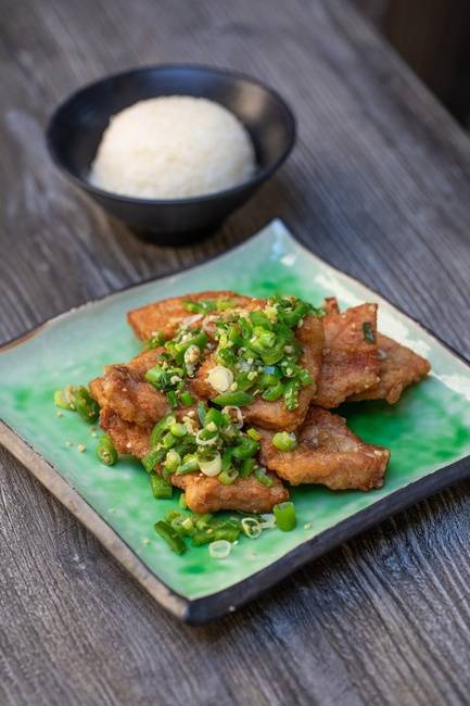 Order 椒鹽豬扒飯 Deep Fried Pork Chop with Spicy Salt food online from Phoenix Dessert store, Rowland Heights on bringmethat.com