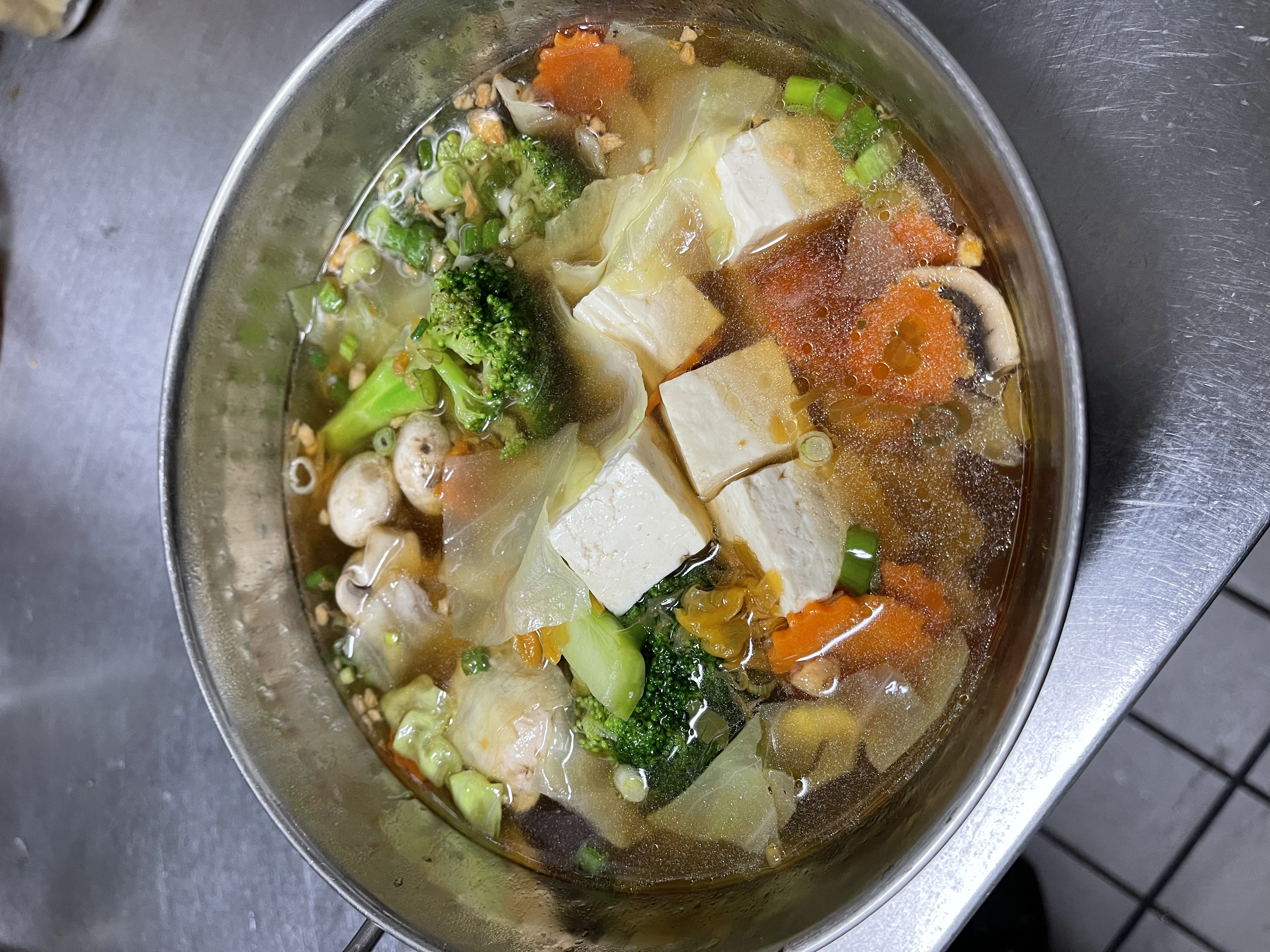 Order Vegetable Tofu soup food online from Jasmine Hana Sushi & Thai store, San Pedro on bringmethat.com