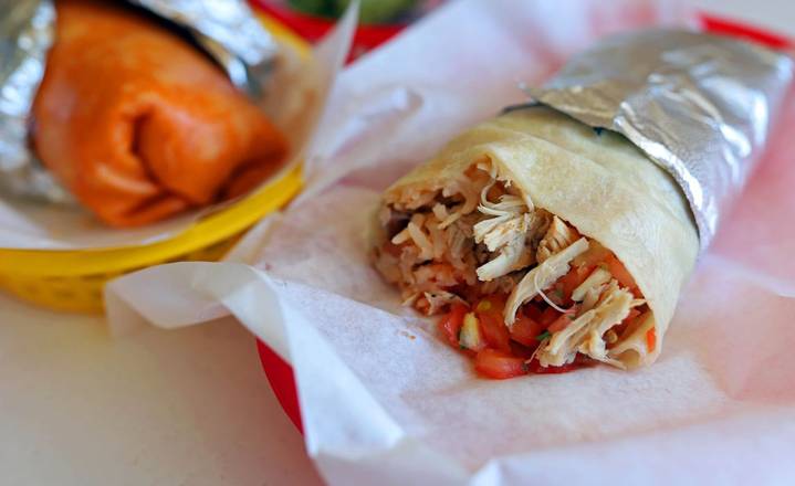 Order Regular Shredded Chicken (B) food online from Gordo Taqueria store, Albany on bringmethat.com