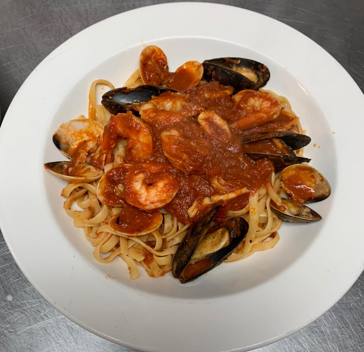 Order Linguine with Clams food online from Kings New York Pizza LLC store, Winchester on bringmethat.com