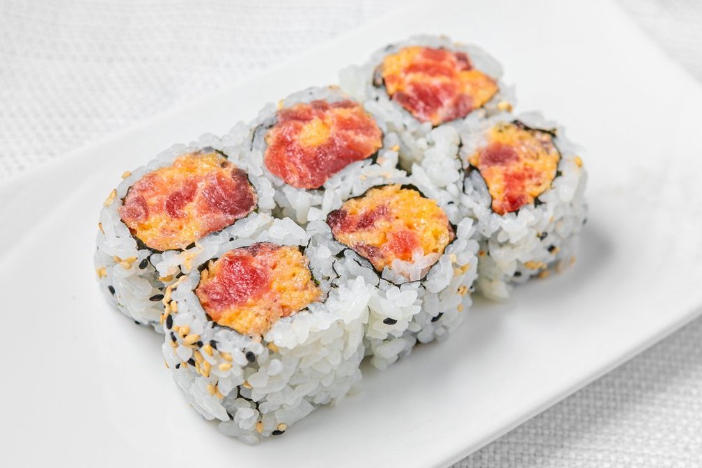 Order Spicy Tuna Roll food online from Umi Japanese Cuisine store, Washington on bringmethat.com