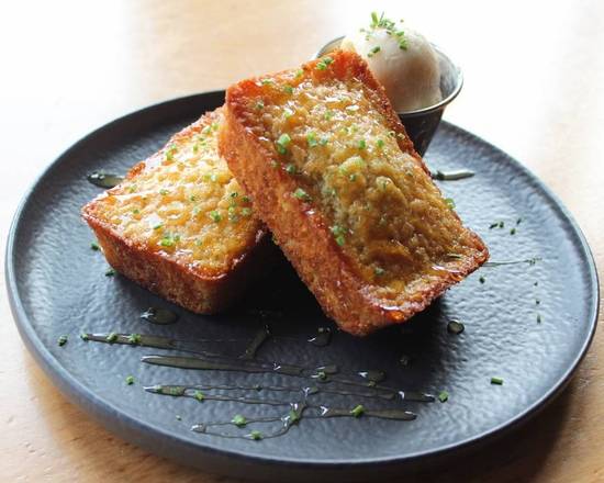 Order Jalapeno Corn Bread food online from Hubbard Grille store, Columbus on bringmethat.com