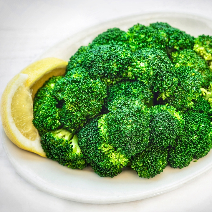 Order CHILLED BROCCOLI food online from Amicis East Coast Pizzeria store, Menlo Park on bringmethat.com