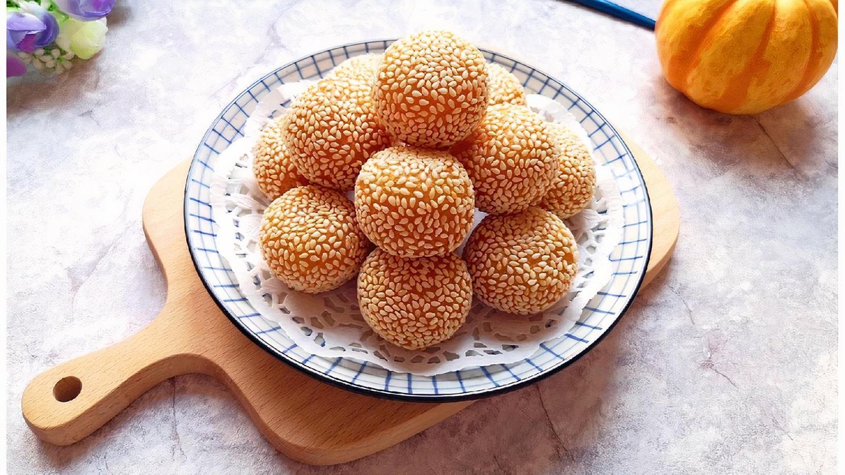 Order Sesame Ball food online from Hot Wok store, Fort Mitchell on bringmethat.com