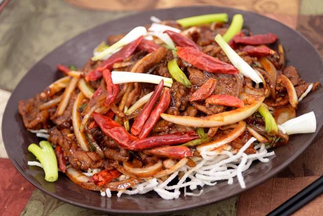 Order Mongolian Beef Entree (蒙古牛肉) food online from Hong Kong City store, Alameda on bringmethat.com