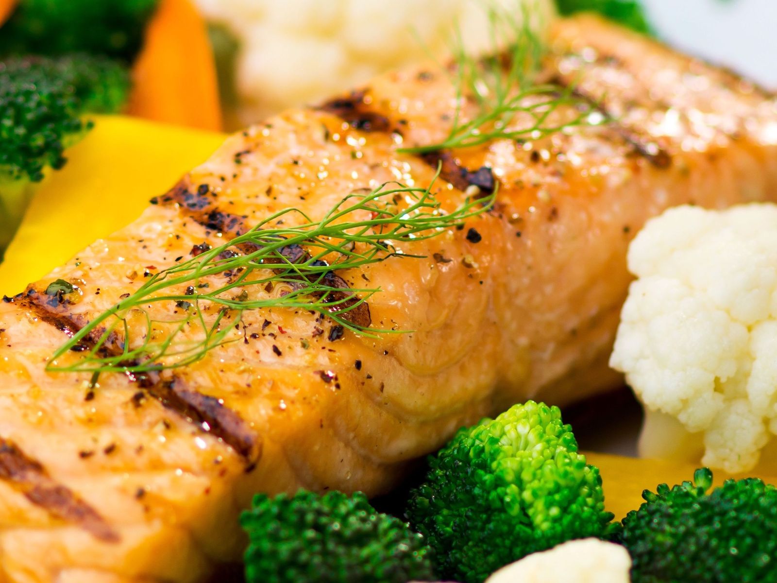 Order Fresh Grilled Atlantic Salmon food online from Sizzler store, Nampa on bringmethat.com