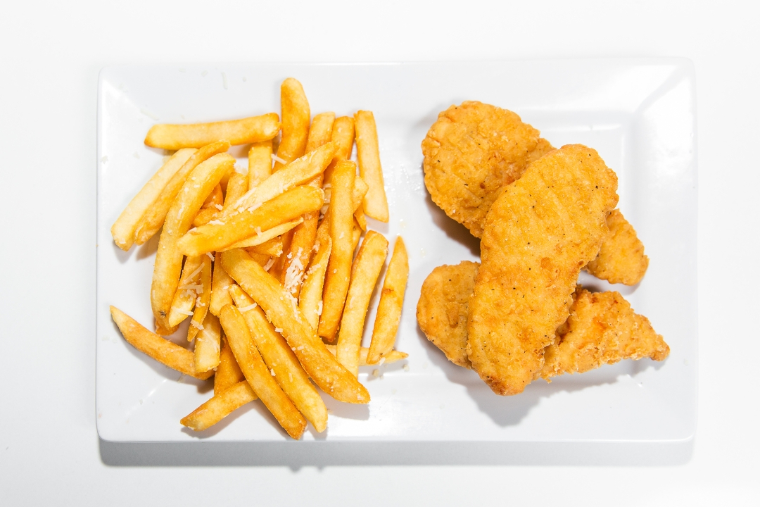 Order Kid Chicken Fingers w/Fries food online from Viale Pizza & Kitchen store, Denver on bringmethat.com