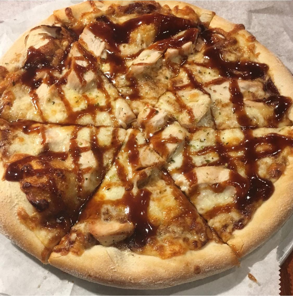 Order BBQ Chicken Pizza - Personal 10" food online from Amore Pizza & Pasta store, Pottstown on bringmethat.com