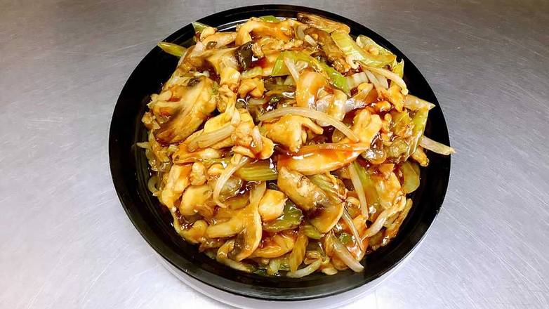 Order Mushrooms with Chicken Chow Mein 蘑菇鸡炒面 food online from China Dragon store, Anoka on bringmethat.com