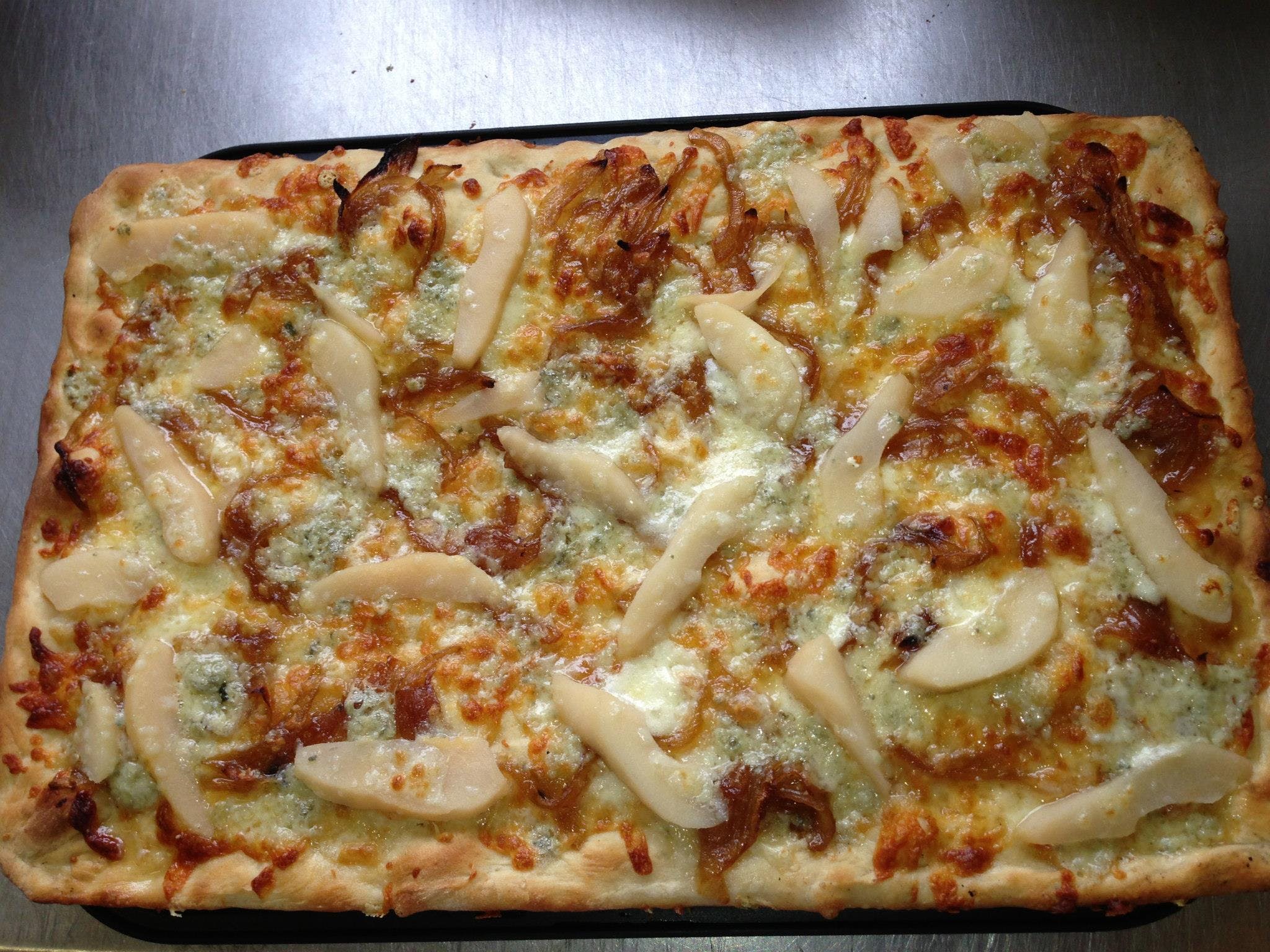 Order Pear Delight Pizza - Pizza food online from Pizza 238 store, Millwood on bringmethat.com