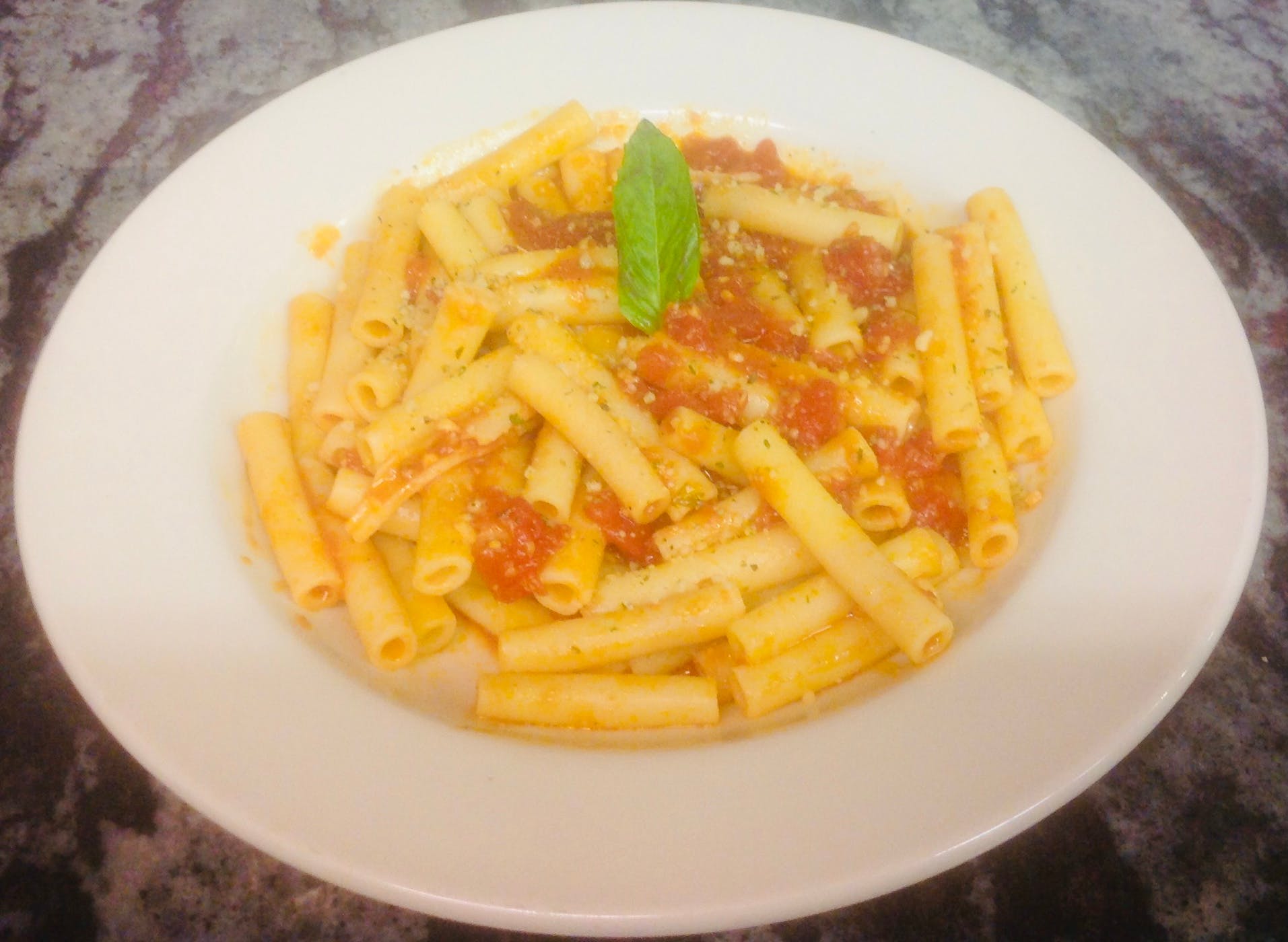 Order Ziti Garlic Tomato - Pasta food online from Mamma Lucrezia Italian Restaurant store, Bellefonte on bringmethat.com