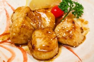 Order Entree.Scallop Teriyaki food online from Sake House store, Beaver Dam on bringmethat.com