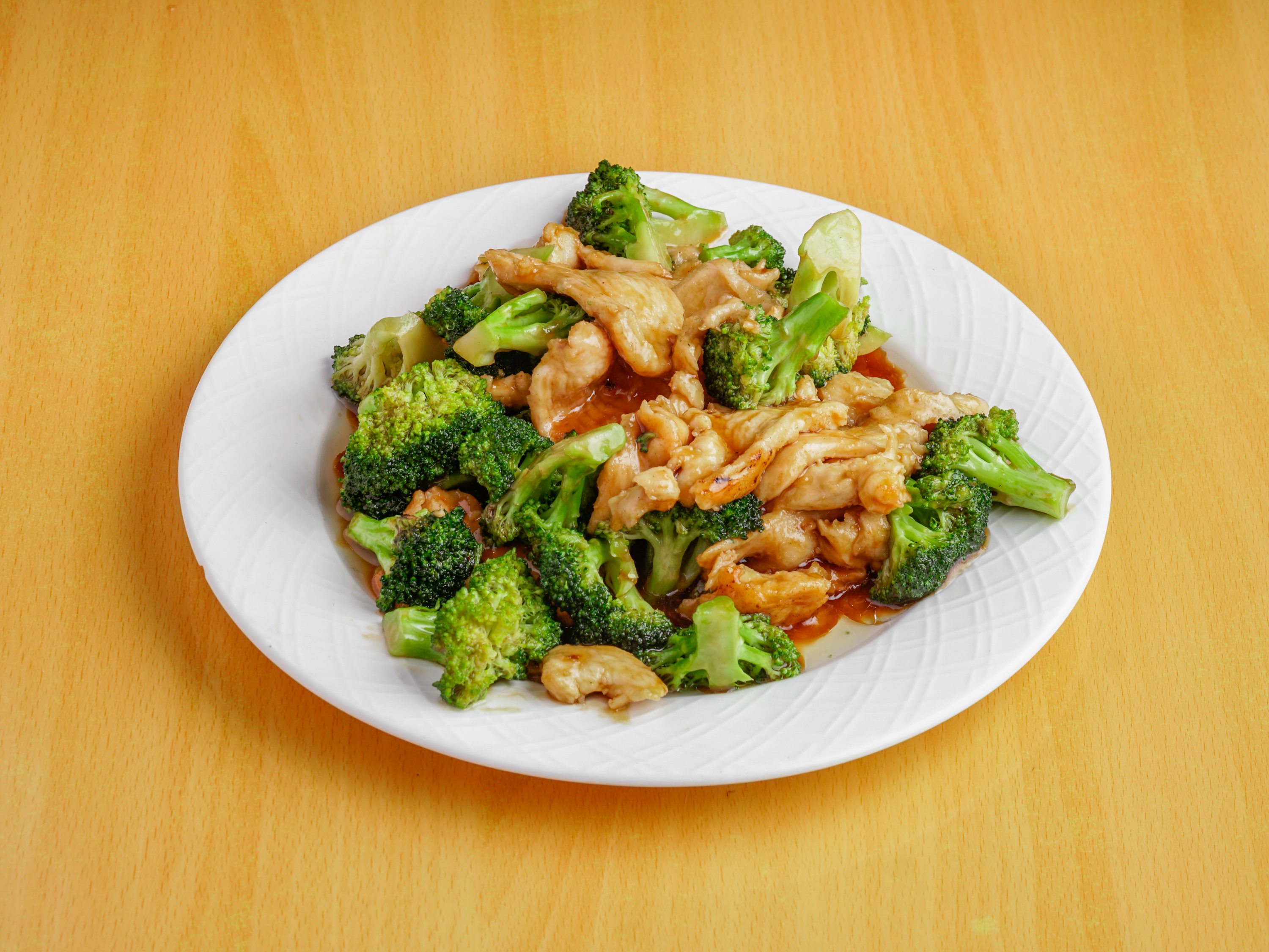 Order Broccoli Chicken food online from Light Bulb Asian Cafe store, Upper Arlington on bringmethat.com