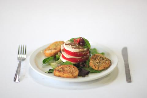 Order Fresh Mozzarella, Tomato & Basil Side food online from Cocola Bakery store, Redwood City on bringmethat.com