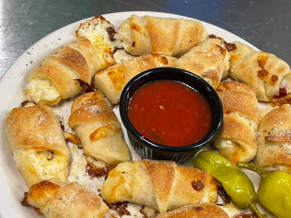 Order Garlic Knots - Appetizer food online from Twins Pizza store, Dublin on bringmethat.com