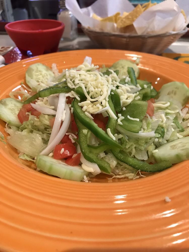 Order House Salad food online from Iguana Mexican Restaurant Bar & Grill store, Brownsburg on bringmethat.com