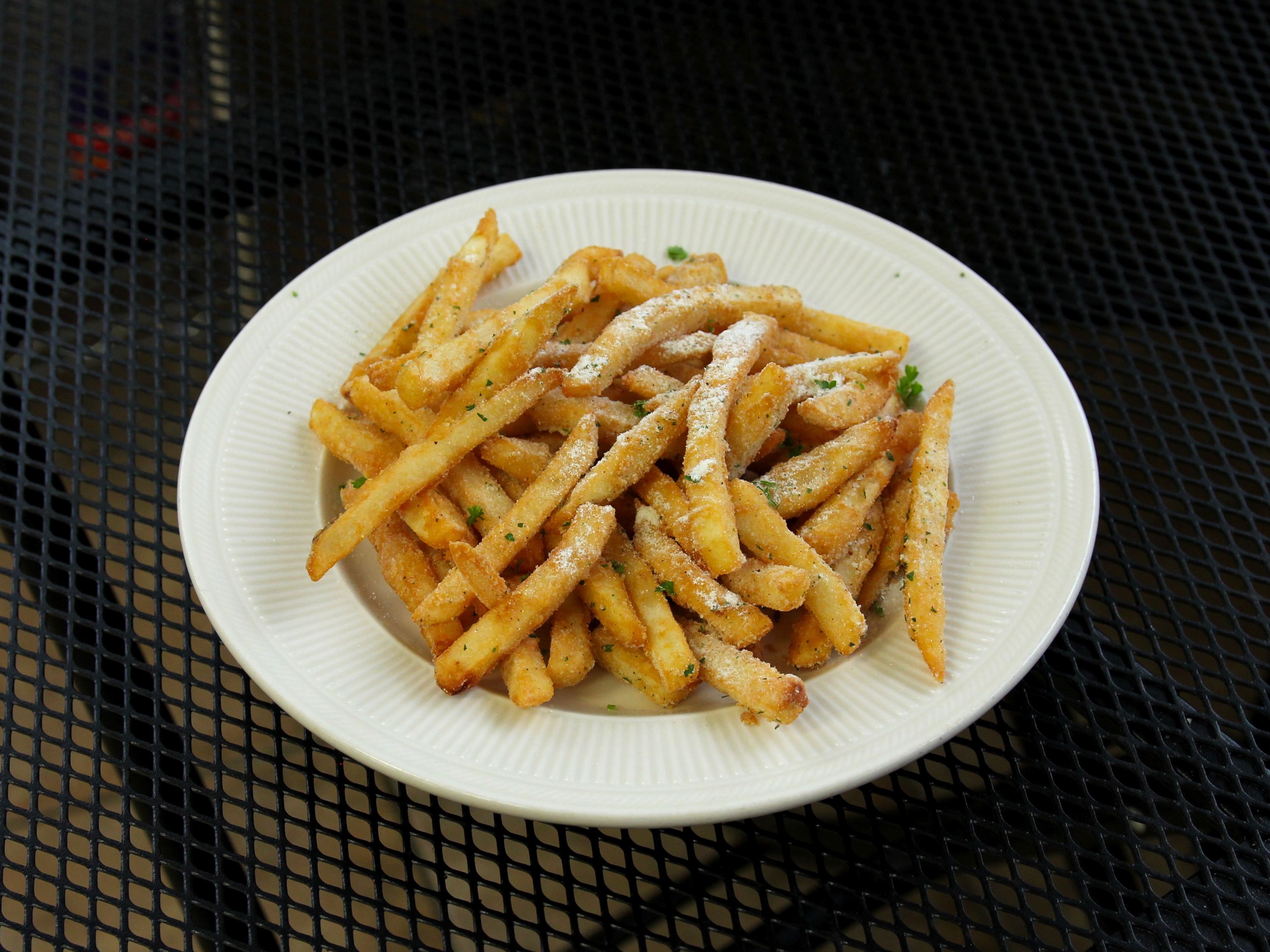 Order Garlic Parm French Fries food online from Detroit Wild Wings store, Clinton Township on bringmethat.com