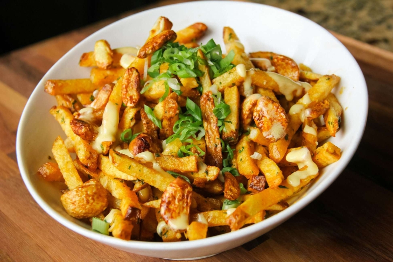 Order Garlic Parmesan Fries food online from Alondra Hot Wings store, Montebello on bringmethat.com