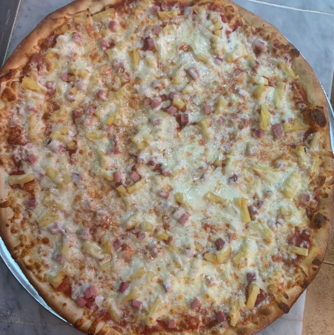 Order Hawaiian Pizza - Medium 14'' food online from Taste of Italy Pizzeria store, Corona on bringmethat.com