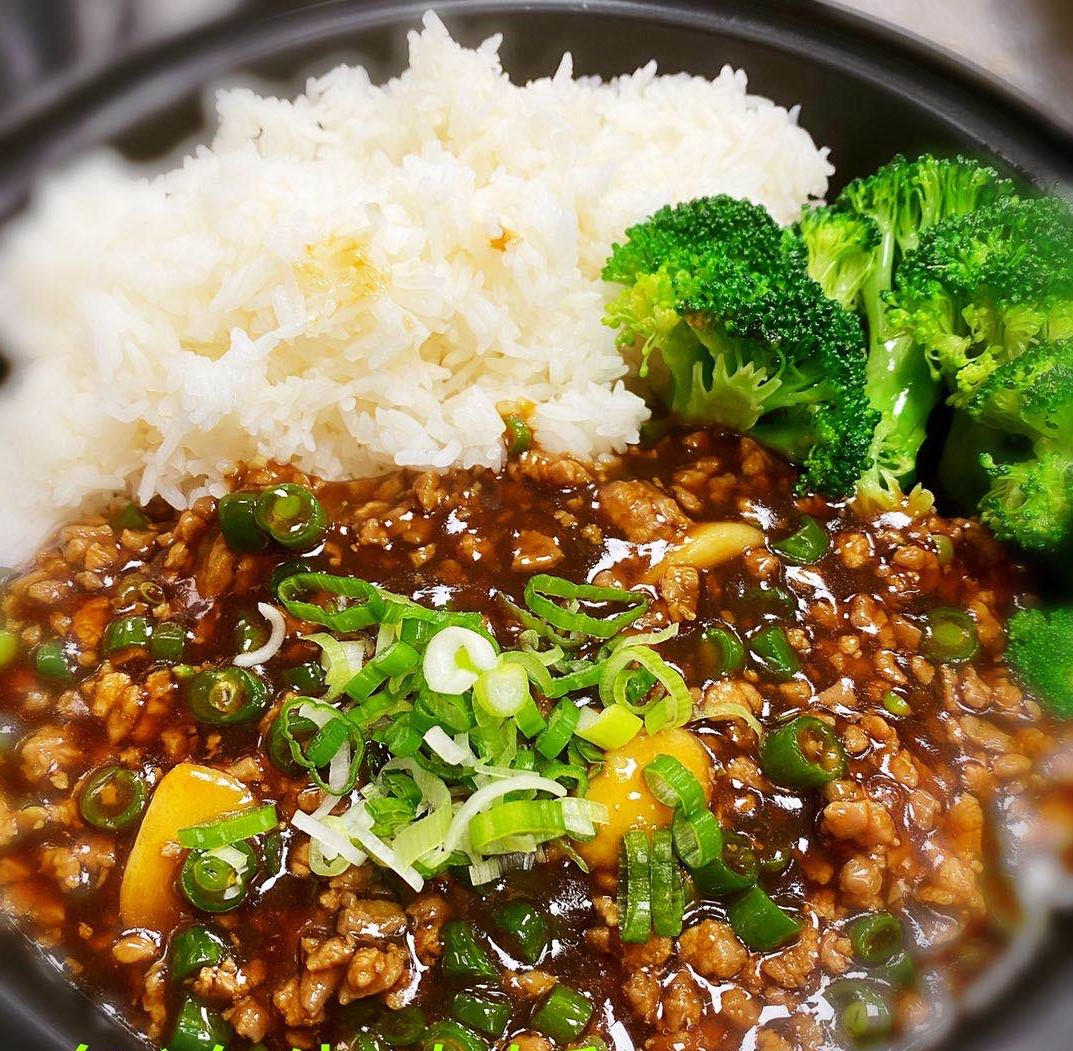 Order 207. Minced Beef with Rice 免冶牛肉饭 food online from Golden Palace store, Brooklyn on bringmethat.com