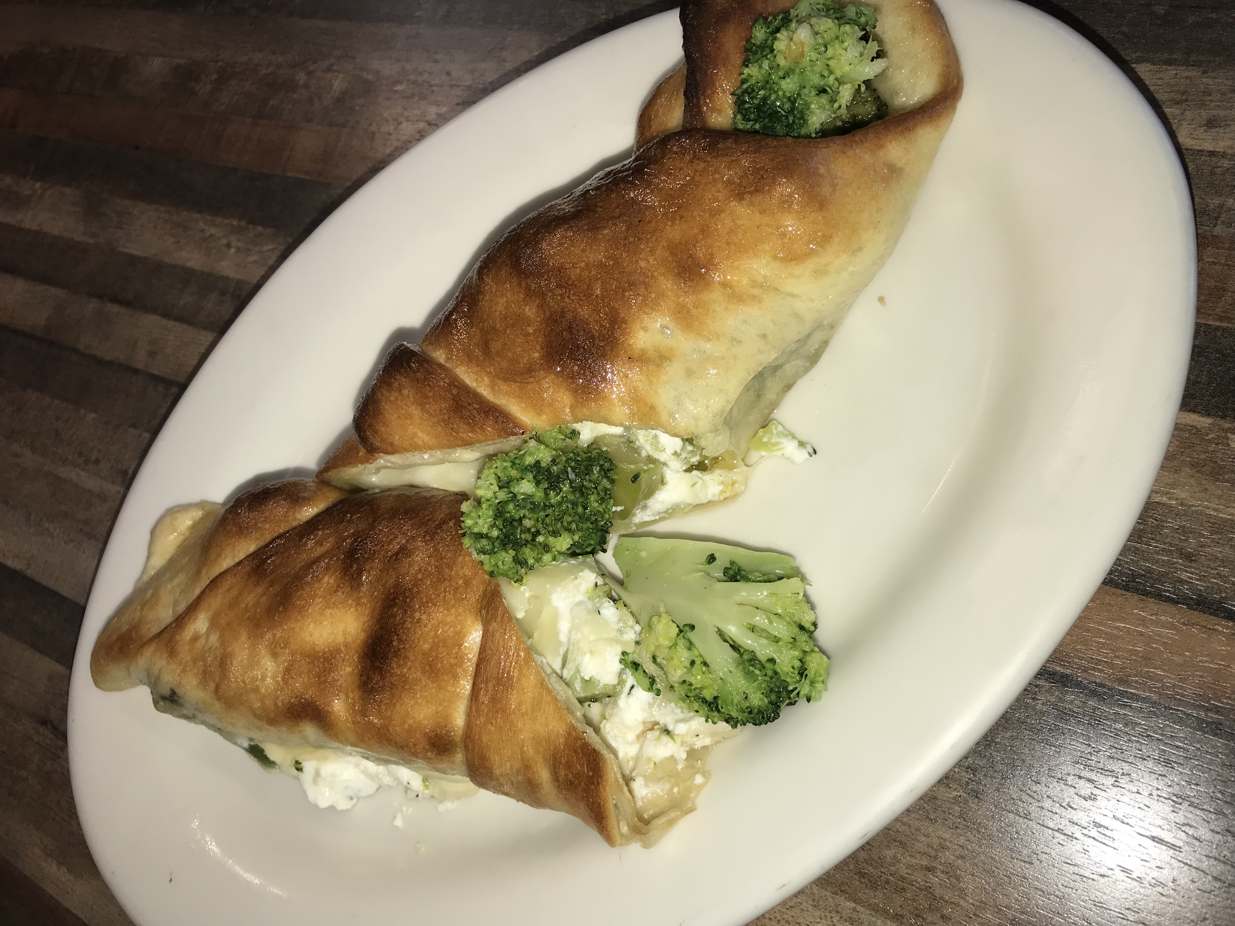 Order Broccoli Roll food online from Whitepoint pizzeria store, College Point on bringmethat.com