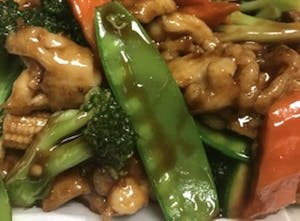 Order 52. Chicken with Vegetables 杂菜几 food online from Moon Wok store, Lenexa on bringmethat.com