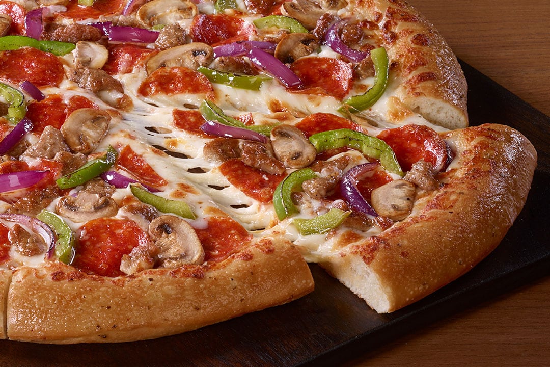 Order 14" Supreme Pizza food online from Pizza Hut store, Anchorage on bringmethat.com